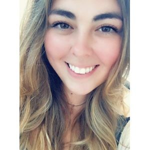 Meet your Posher, Alexis